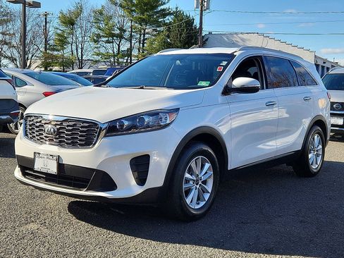 Used 2019 Kia Sorento LX w/ LX Convenience Package image 3