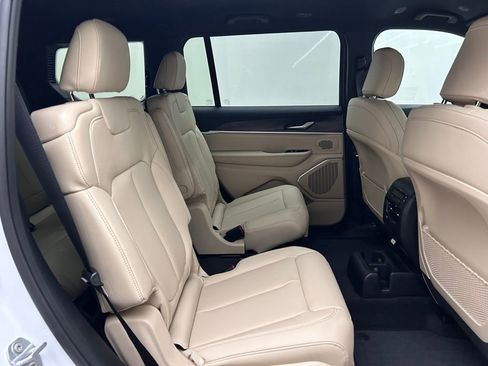 New 2026 Jeep Grand Cherokee L Limited image 17