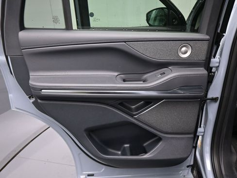 New 2026 Lincoln Navigator Reserve AWD/4WD image 12