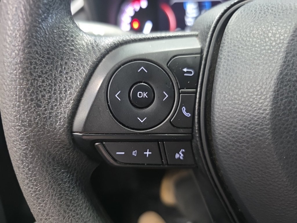 Used 2024 Toyota RAV4 XLE FWD image 24