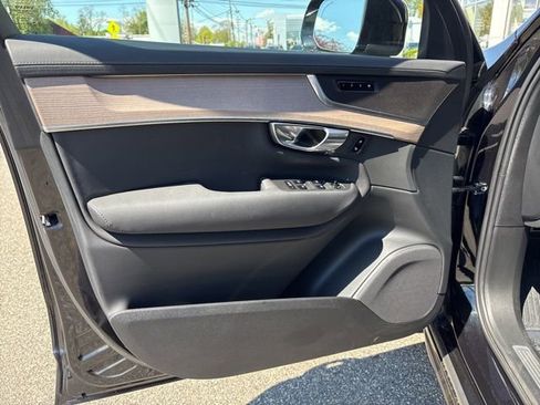 Used 2025 Volvo XC90 B6 Plus AWD/4WD image 18