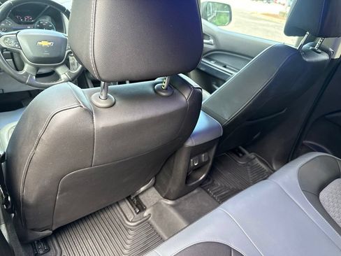 Used 2019 Chevrolet Colorado Z71 AWD/4WD image 16