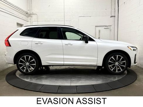 Used 2024 Volvo XC60 B5 Plus w/ Protection Package Premier AWD/4WD image 11