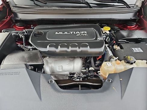 Used 2019 Jeep Cherokee Latitude Plus image 21