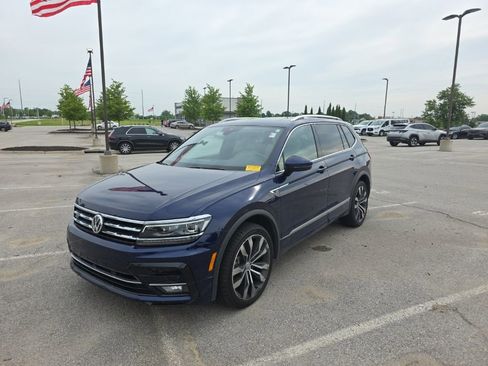 Used 2021 Volkswagen Tiguan SEL Premium R-Line w/ 3rd Row Seat Package AWD/4WD image 1