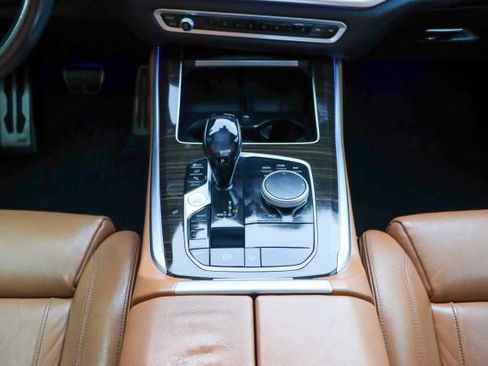 Used 2019 BMW X5 xDrive50i w/ M Sport Package image 27