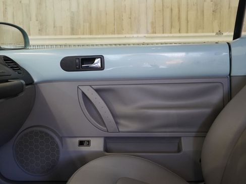 Used 2004 Volkswagen Beetle GLS FWD image 41