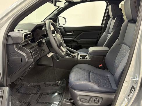 New 2026 Toyota 4Runner 4WD image 13