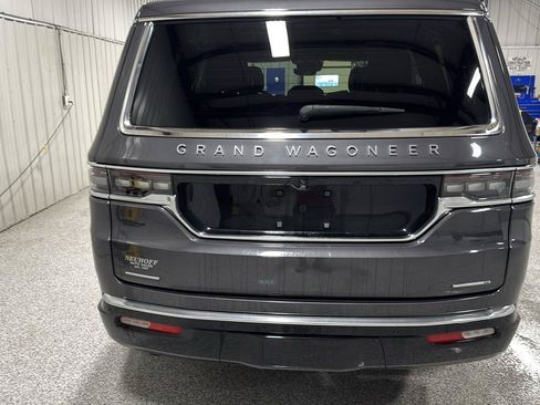 Used 2022 Jeep Grand Wagoneer Series I w/ Flexible Seating Group AWD/4WD image 6