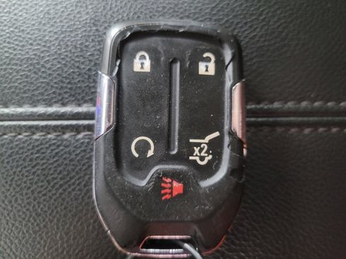 Used 2023 GMC Terrain SLT image 32