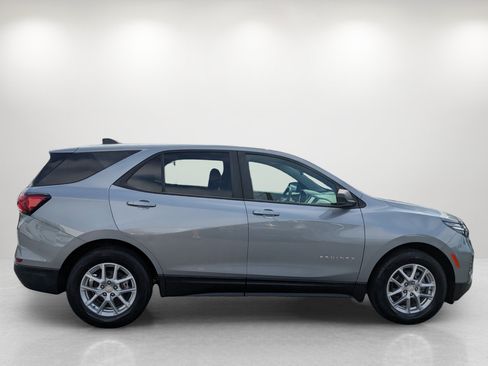 Used 2023 Chevrolet Equinox LS w/ LPO, Cargo Package FWD image 4