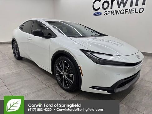 Used 2024 Toyota Prius XLE image 6