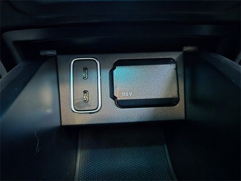 Used 2023 Mercedes-Benz GLS 450 4MATIC image 37