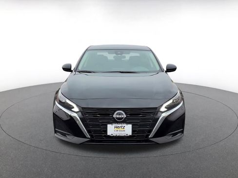 Used 2025 Nissan Altima 2.5 SV image 4