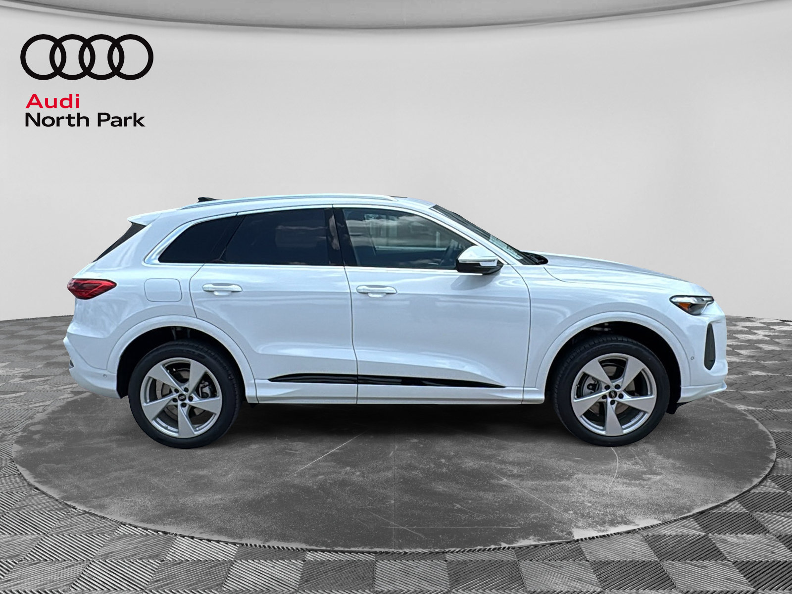 New 2026 Audi Q5 Premium Plus AWD/4WD image 7