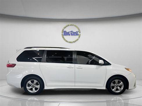 Used 2019 Toyota Sienna LE FWD image 13