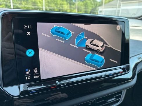 New 2025 Volkswagen Atlas Cross Sport SE image 17