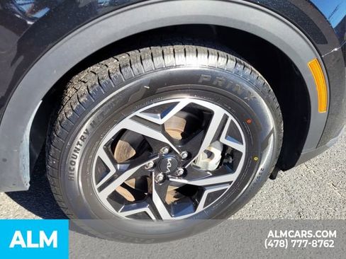 Used 2024 Kia Sportage LX image 16