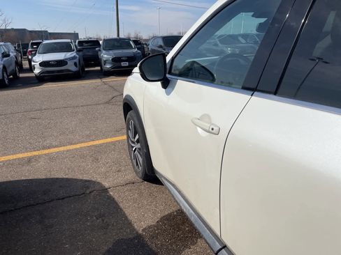 Used 2022 Nissan Pathfinder Platinum image 12