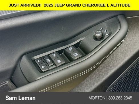 New 2025 Jeep Grand Cherokee L Altitude image 17