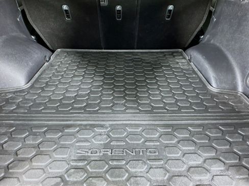 Used 2016 Kia Sorento LX image 32