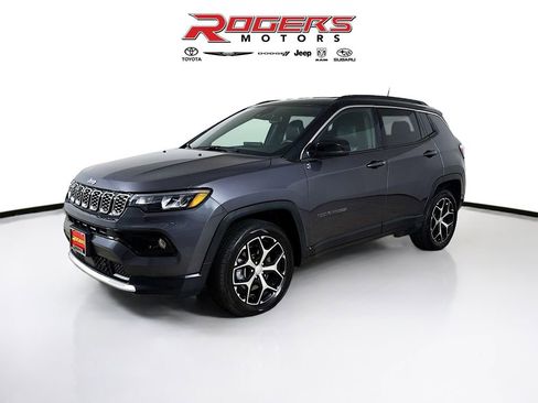 Certified 2024 Jeep Compass Limited image 3
