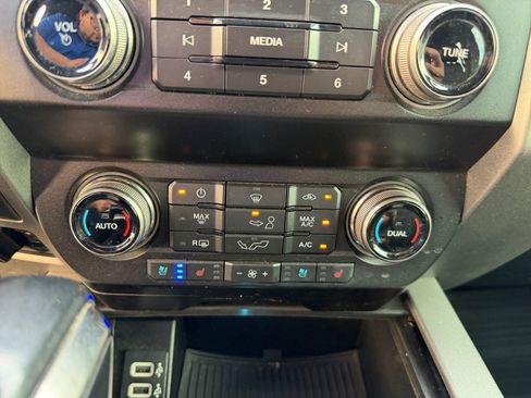 Used 2020 Ford F150 Raptor w/ Equipment Group 802A Luxury AWD/4WD image 16