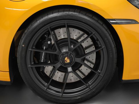 Certified 2025 Porsche 911 Carrera GTS image 22