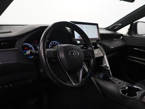 Used 2023 Toyota Venza XLE image 15