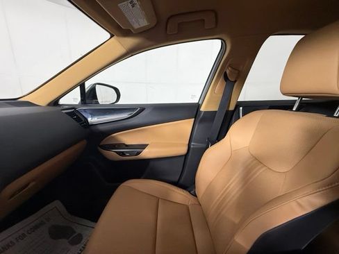 Used 2025 Lexus NX 250 FWD w/ Towing Package (2000 Lbs) image 23