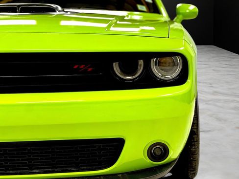 Used 2015 Dodge Challenger R/T Plus RWD image 38