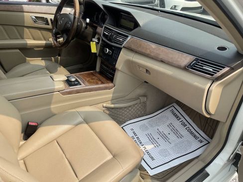 Used 2011 Mercedes-Benz E 350 4MATIC Sedan image 24