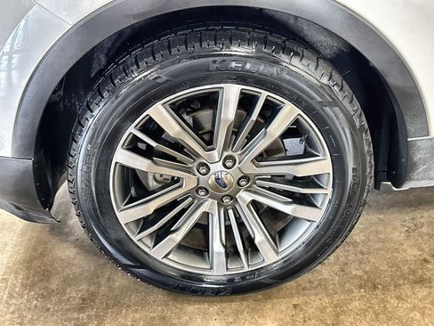 Used 2017 Ford Explorer Platinum AWD/4WD image 34