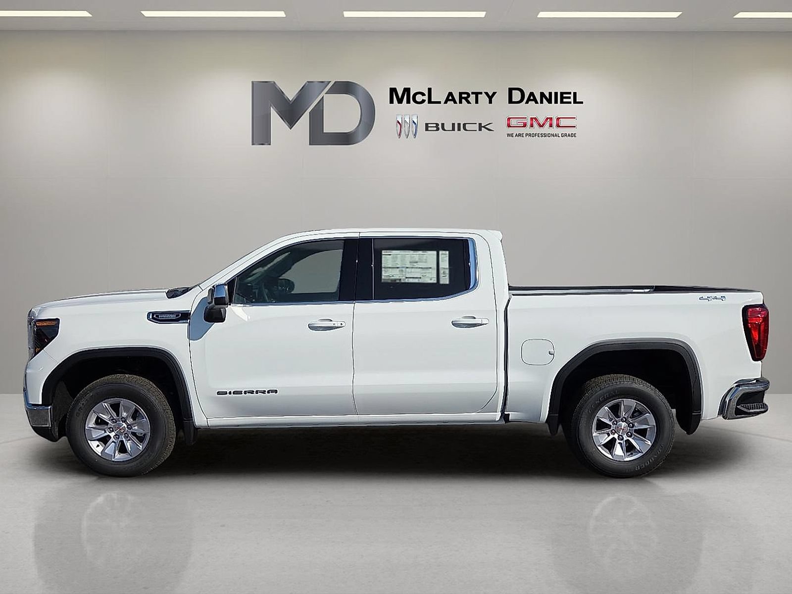 New 2026 GMC Sierra 1500 SLE AWD/4WD image 3