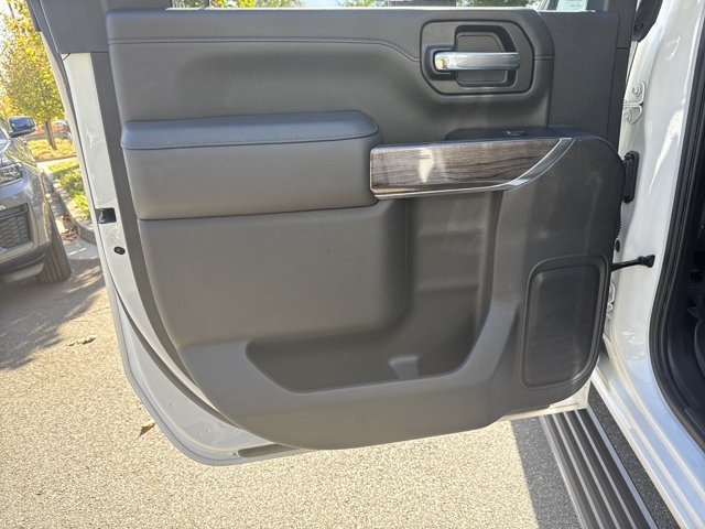 Used 2022 Chevrolet Silverado 2500 LTZ w/ LTZ Plus Package AWD/4WD image 22