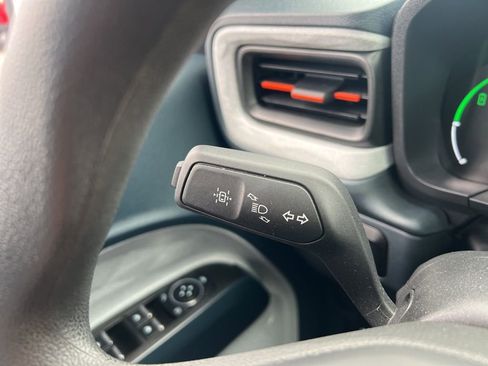 Used 2023 Ford Maverick XLT image 15