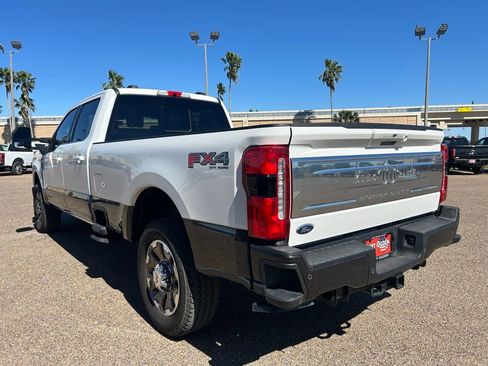 Used 2025 Ford F350 King Ranch w/ FX4 Off-Road Package image 4