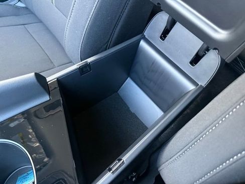 New 2026 Hyundai Elantra Hybrid FWD image 27