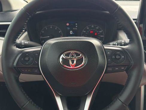 Certified 2025 Toyota Corolla Cross LE FWD image 23