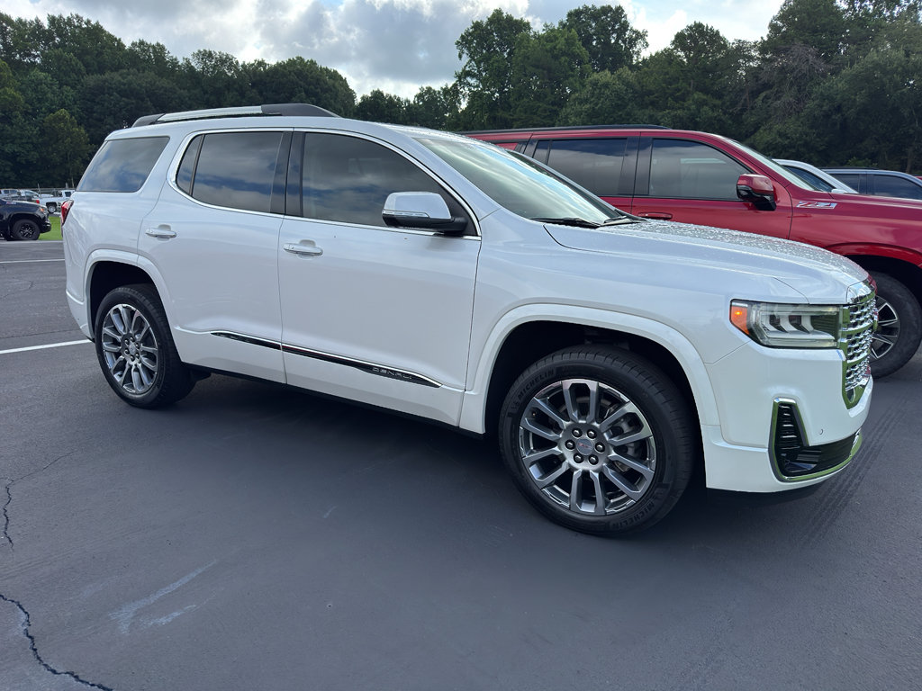 Used 2023 GMC Acadia Denali w/ Denali Technology Package FWD image 3