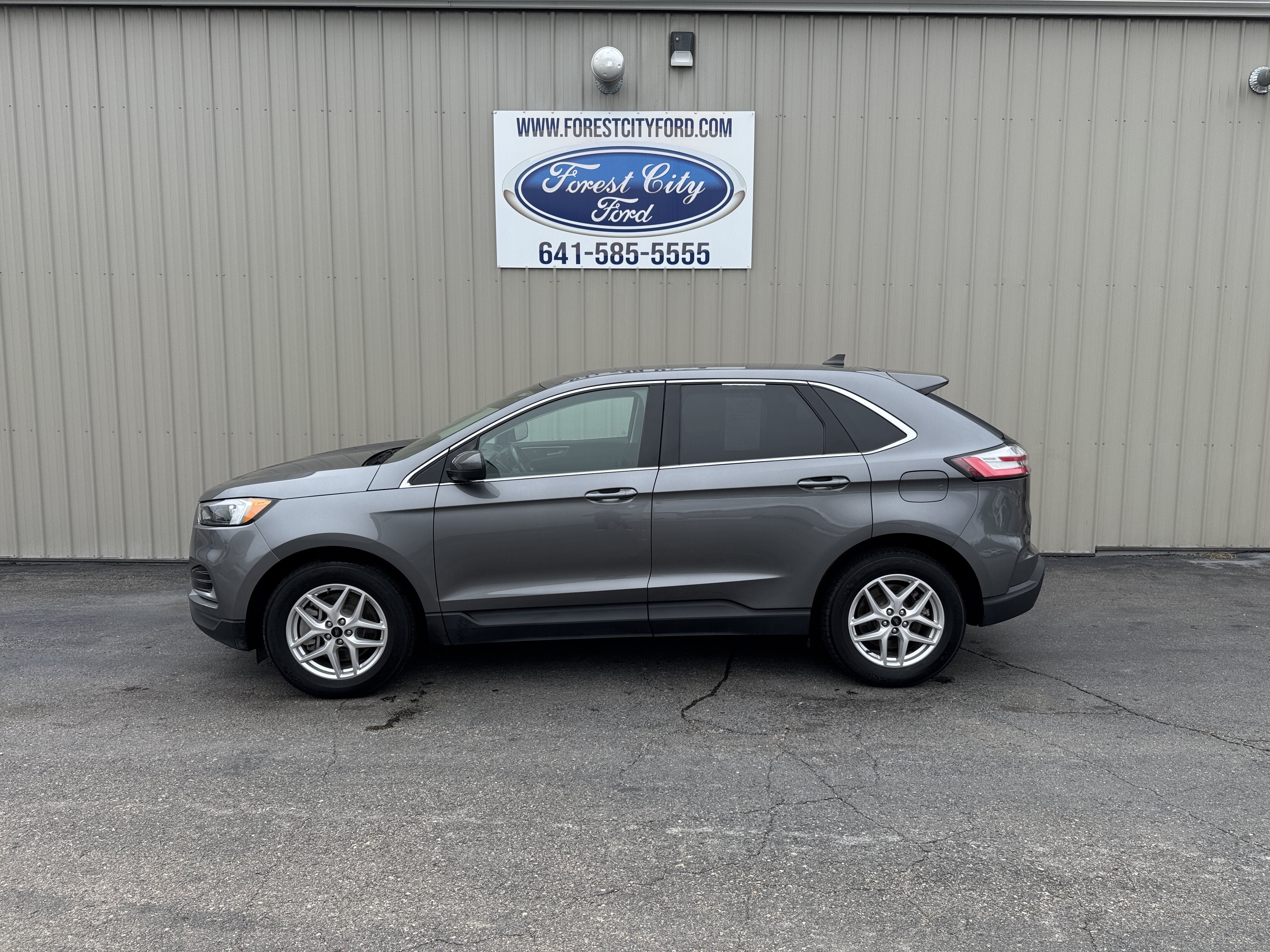 Used 2024 Ford Edge SEL AWD/4WD image 1