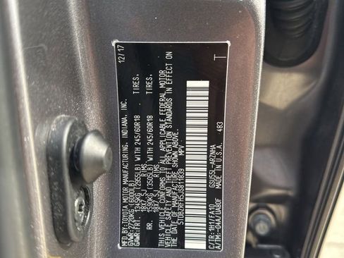 Used 2018 Toyota Highlander Plus AWD/4WD image 26