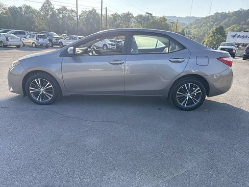 Used 2016 Toyota Corolla LE FWD image 3