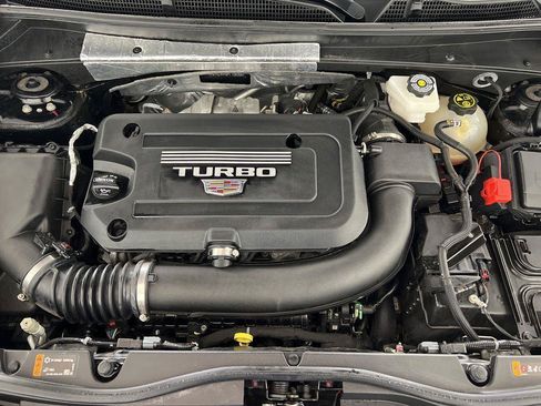 Used 2023 Cadillac XT4 Luxury w/ Cold Weather Package FWD image 27