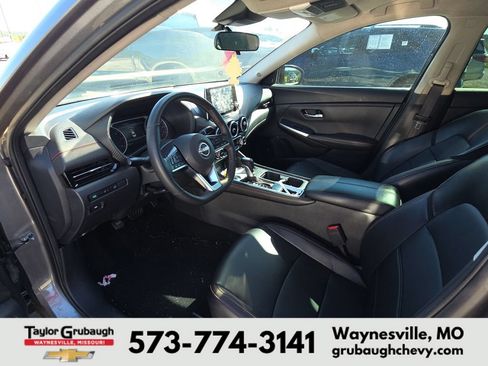 Used 2024 Nissan Sentra SR w/ SR Premium Package FWD image 8