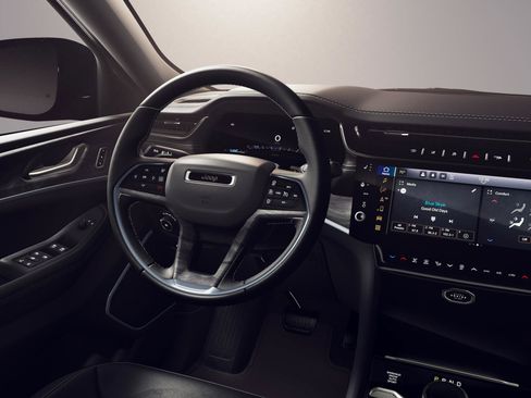 New 2026 Jeep Grand Cherokee Limited AWD/4WD image 9