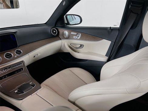 Used 2022 Mercedes-Benz E 350 4MATIC Sedan image 22