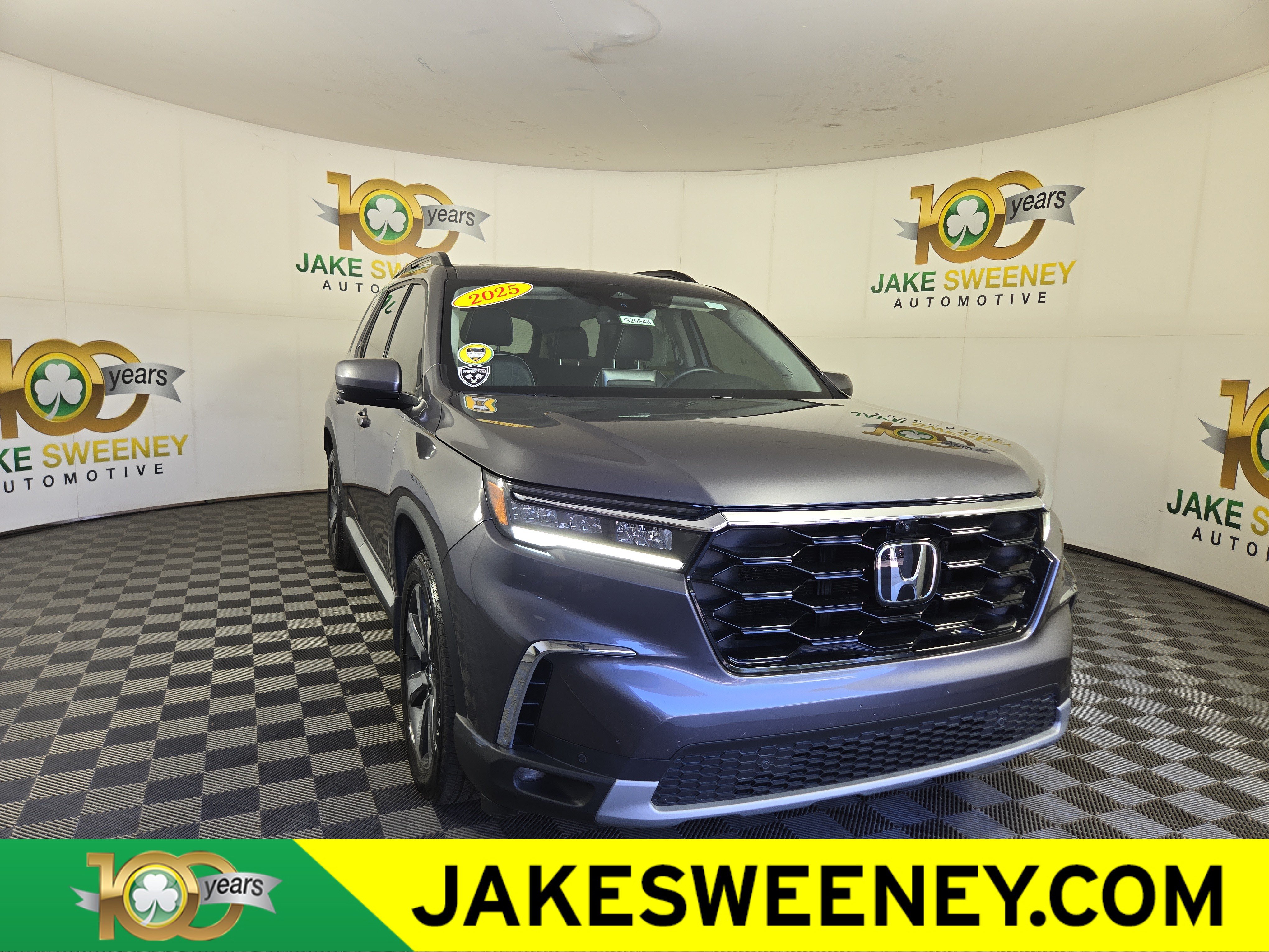 Used 2025 Honda Pilot Elite image 1