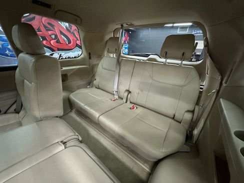 Used 2010 Lexus LX 570 4WD image 15