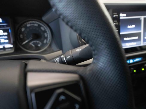 Used 2023 Toyota Tacoma TRD Off-Road image 14